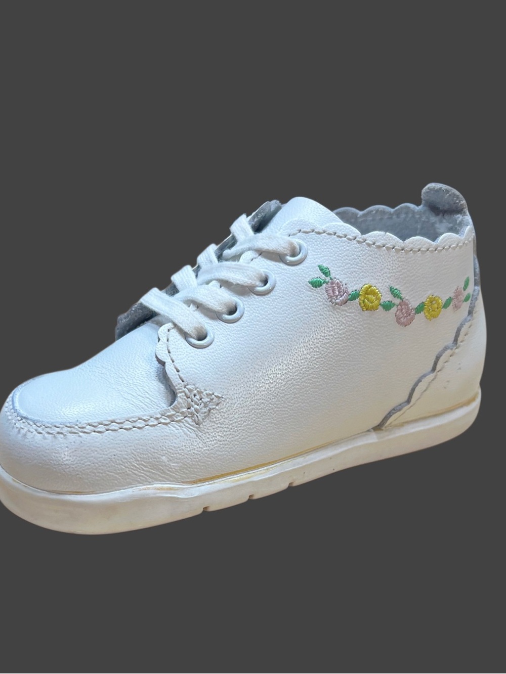 Stride Rite Vintage White Leather Lace-Up Shoe with Floral Embroidery Sz 4.5 D